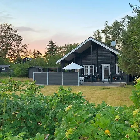 7 Person In Logstor-by Traum * Logstor