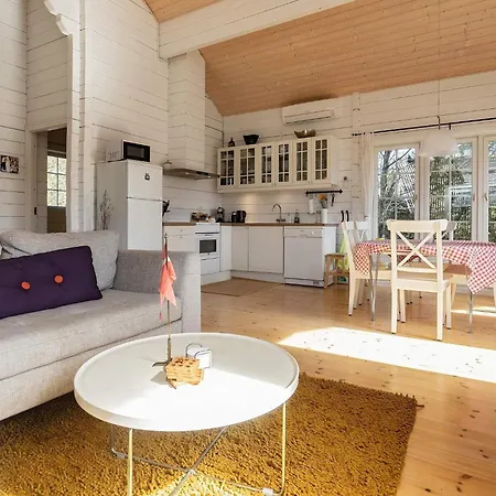 7 Person In Logstor-by Traum * Logstor